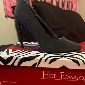 HOT TOMATO Grey translucent Wonens heels; size 7 1/2 W